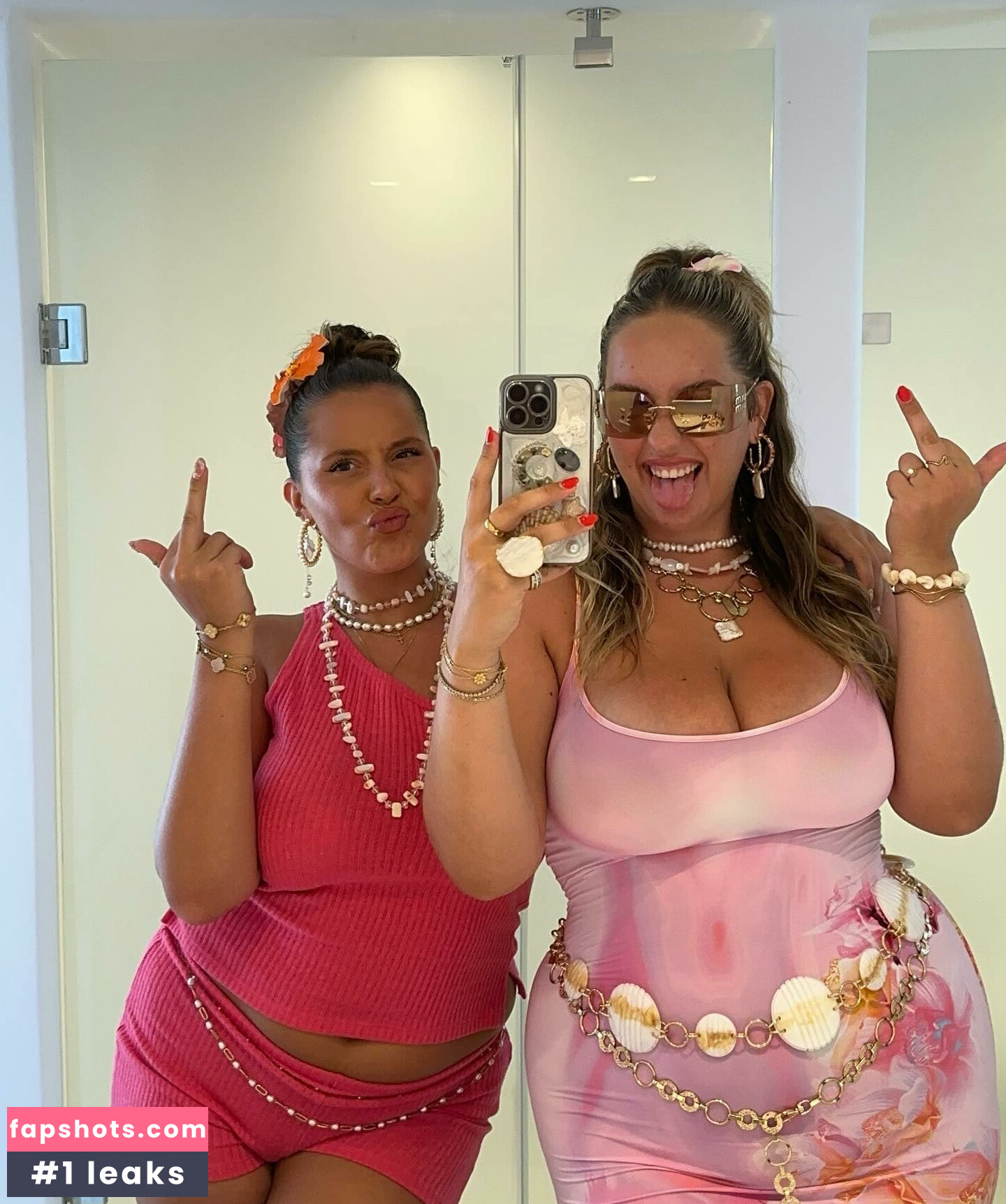 Joann Van Den Herik gallery photo #29