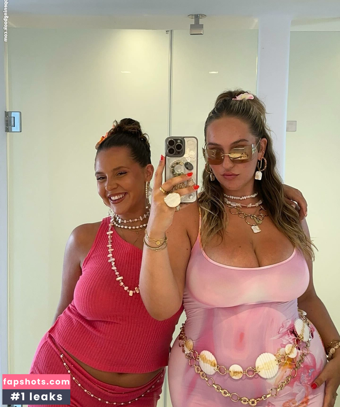 Joann Van Den Herik gallery photo #32