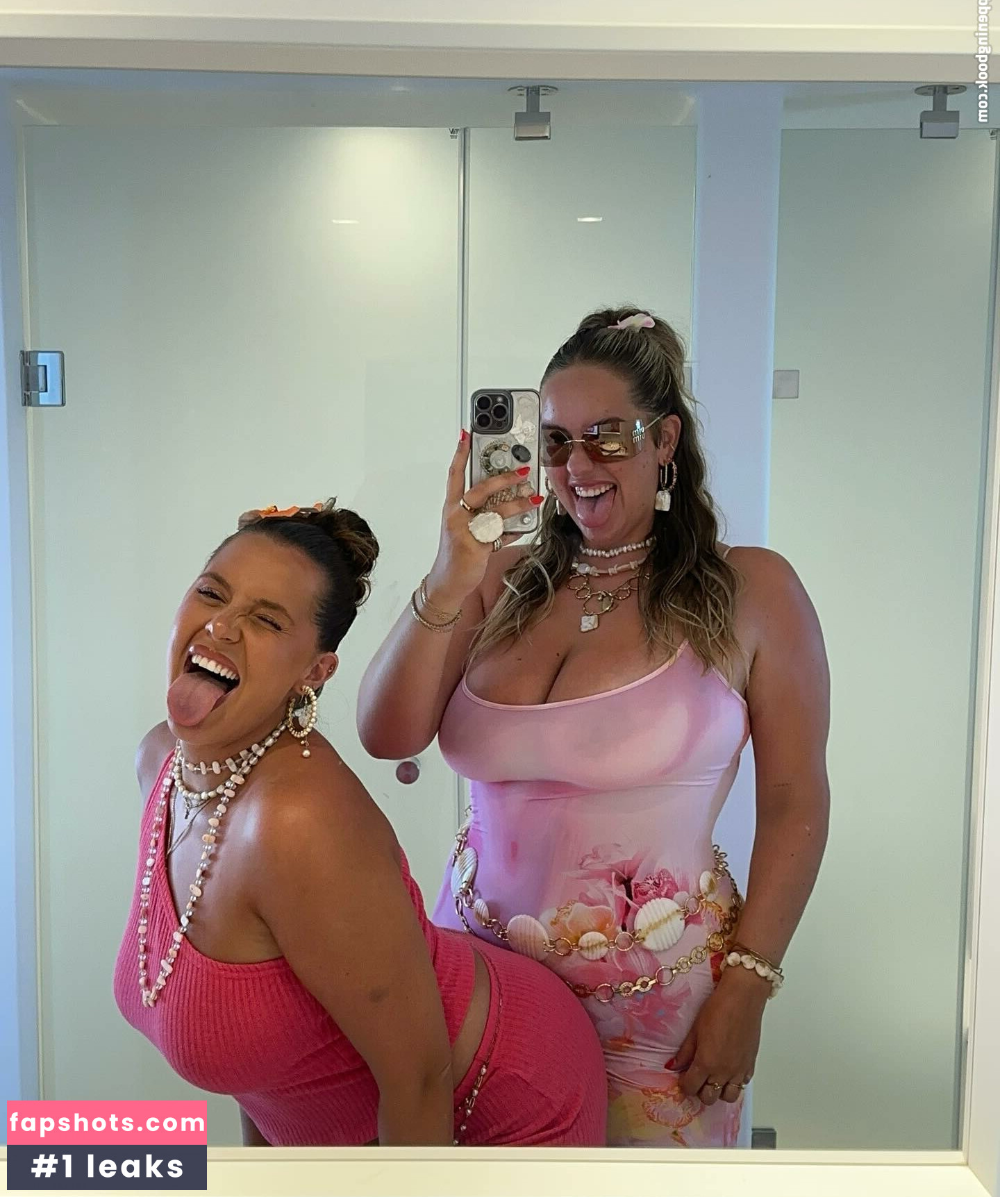 Joann Van Den Herik gallery photo #35