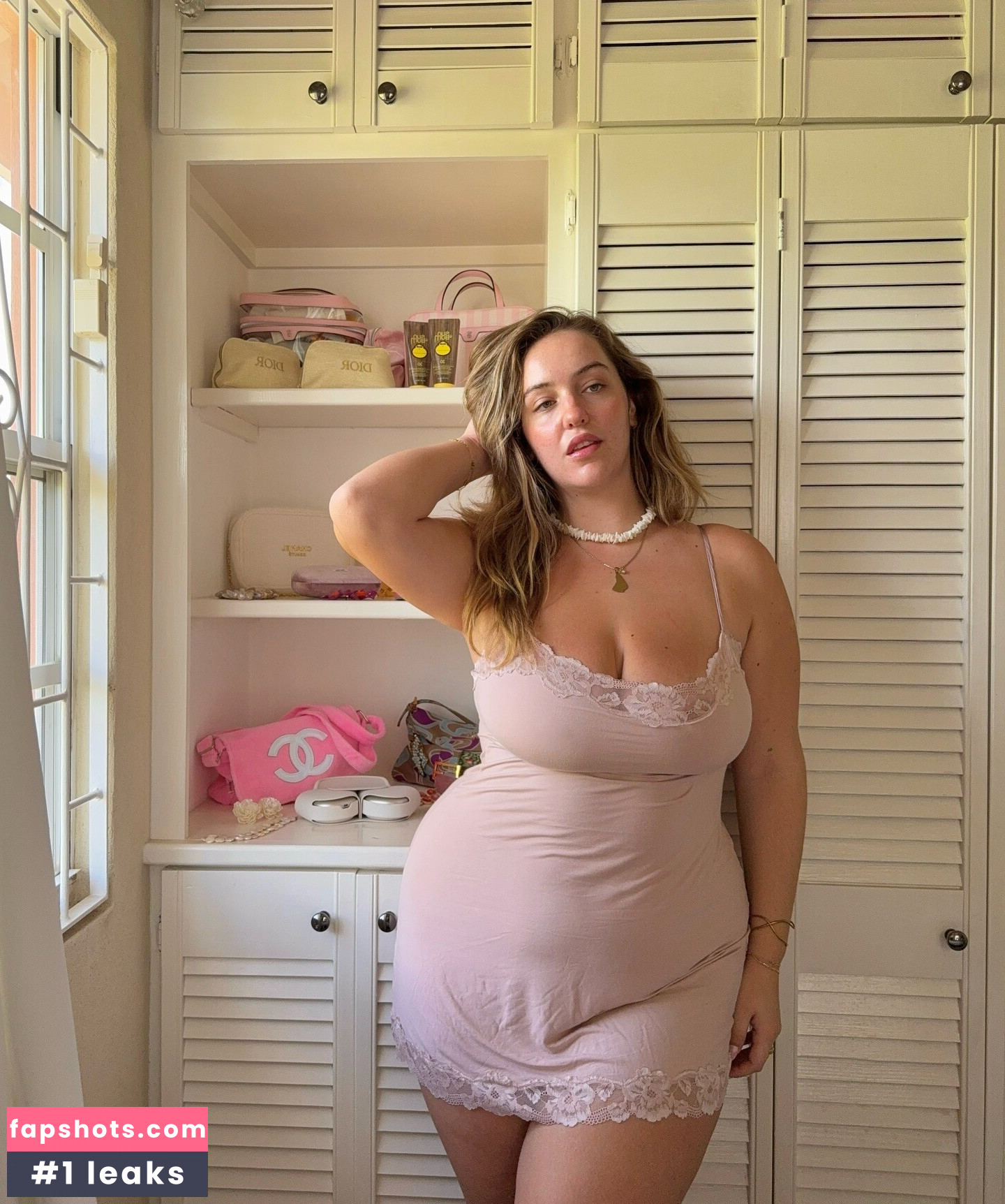 Joann Van Den Herik gallery photo #9