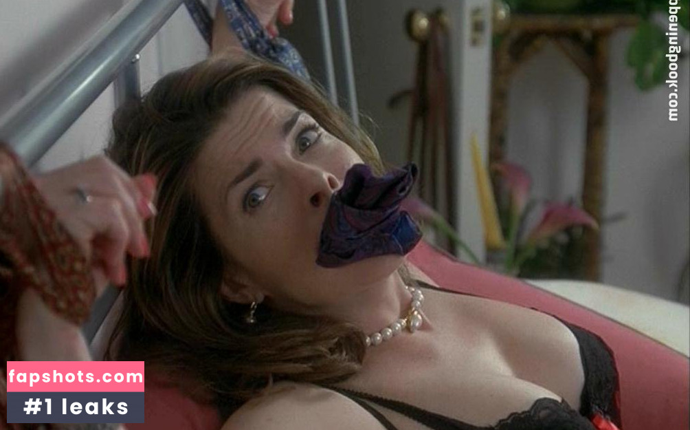 Joanna Heimbold gallery photo #3