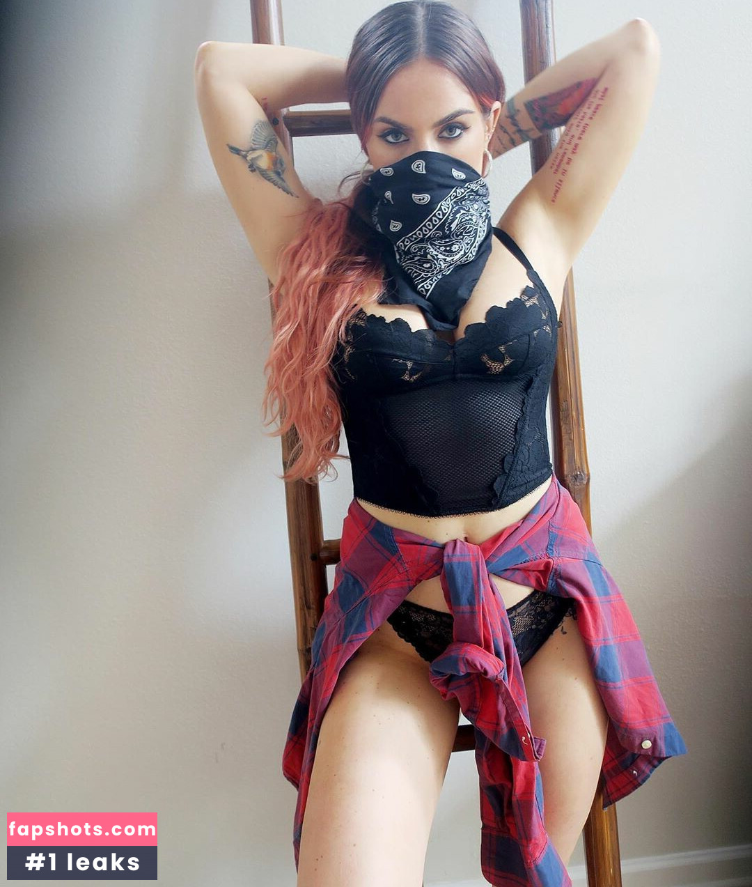 Joanna Jojo Levesque gallery photo #11