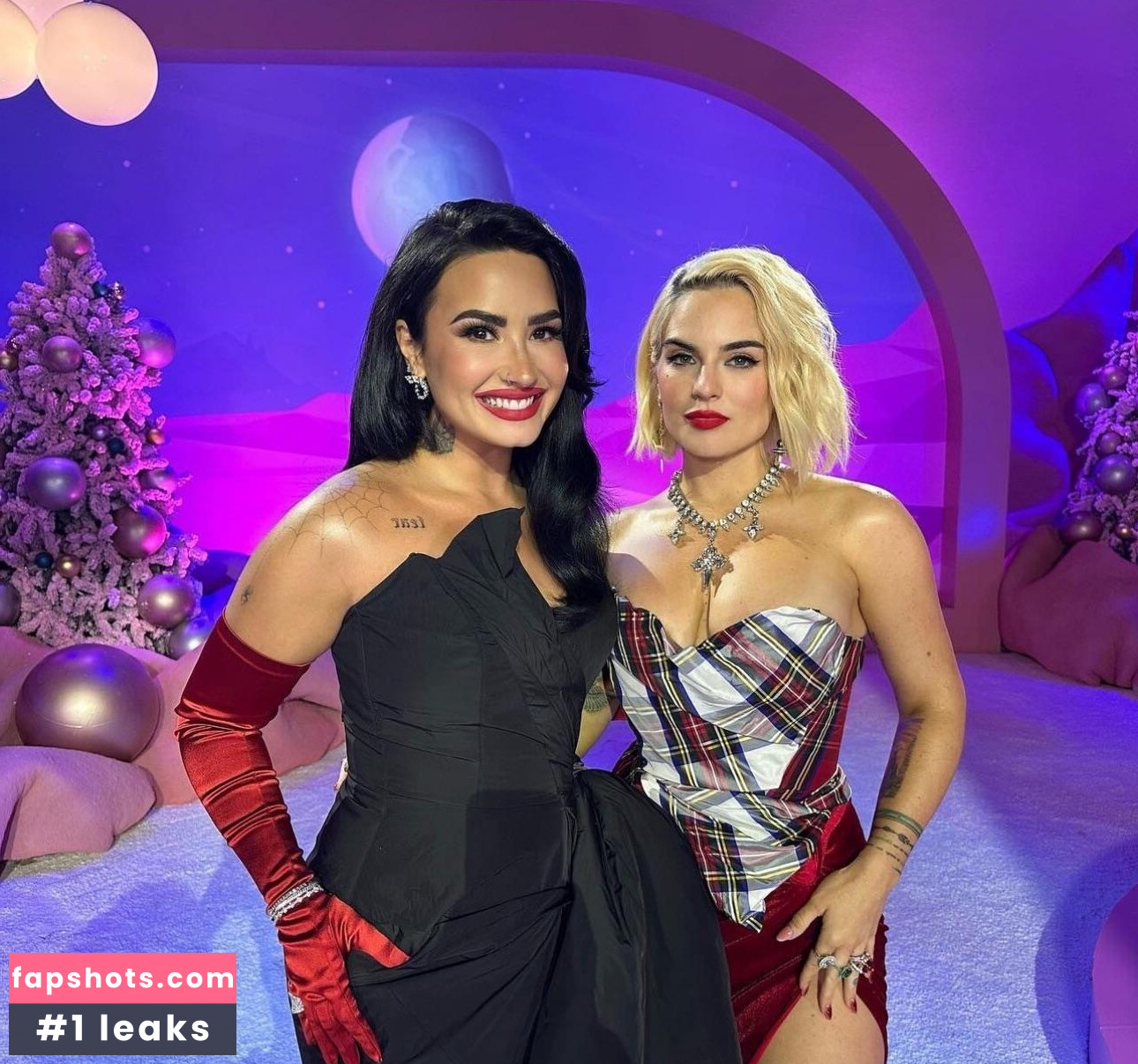 Joanna Jojo Levesque gallery photo #12