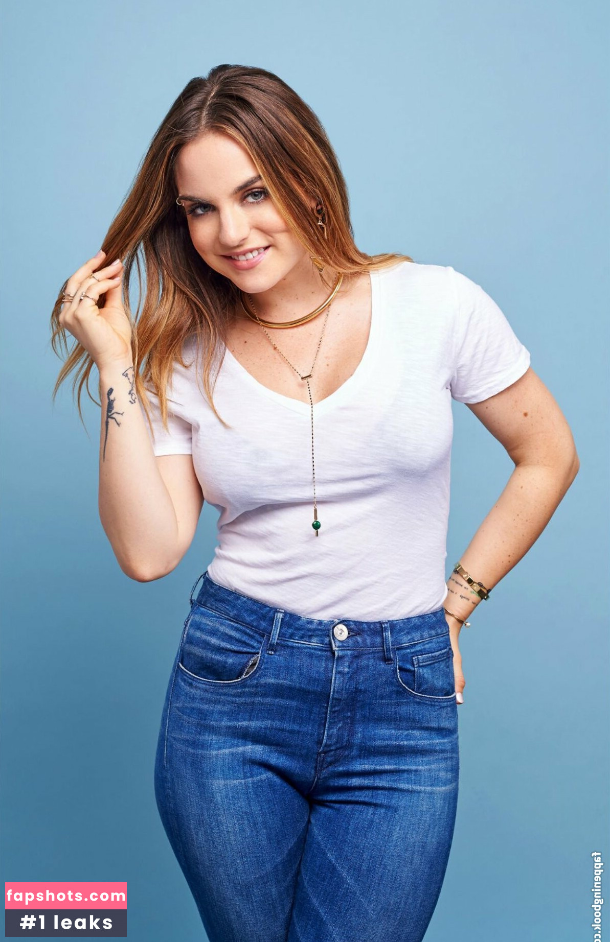 Joanna Jojo Levesque gallery photo #32