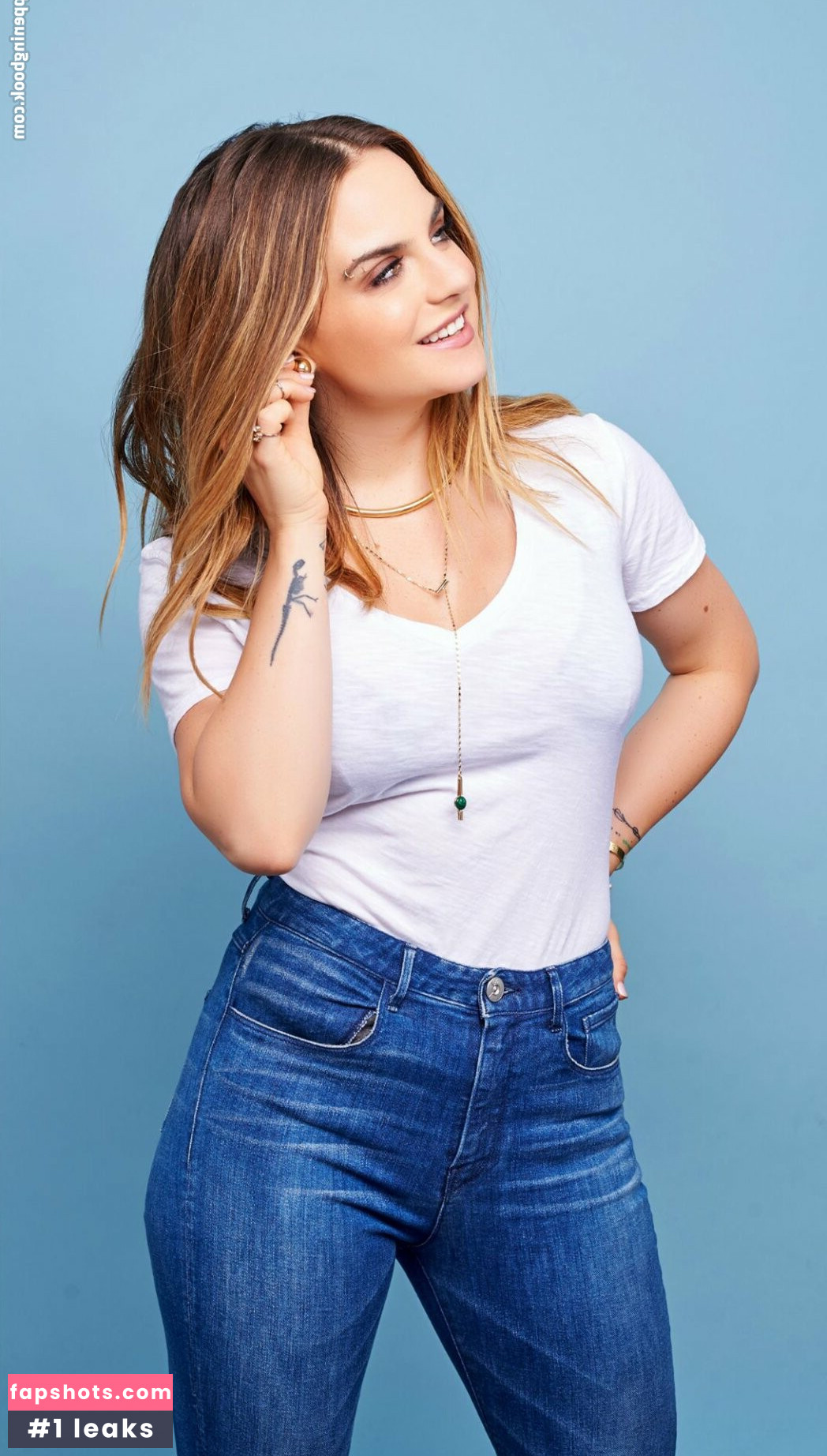 Joanna Jojo Levesque gallery photo #39