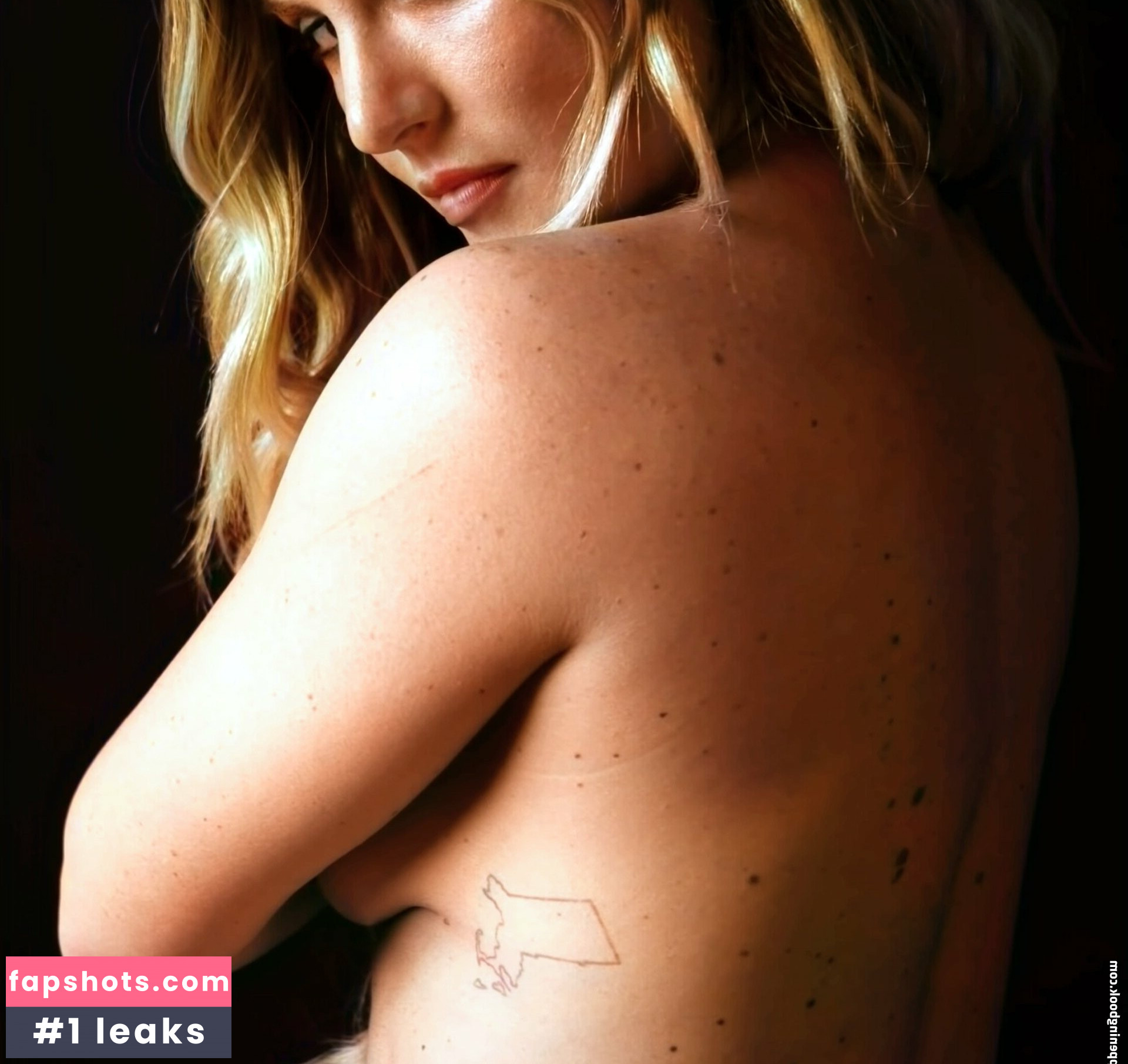 Joanna Jojo Levesque gallery photo #59