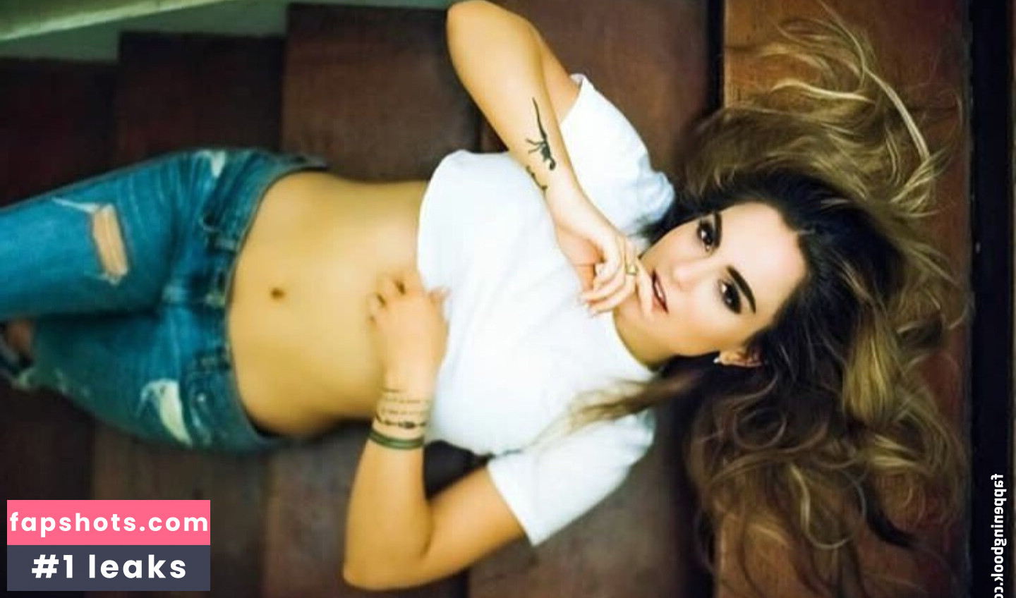 Joanna Jojo Levesque gallery photo #73