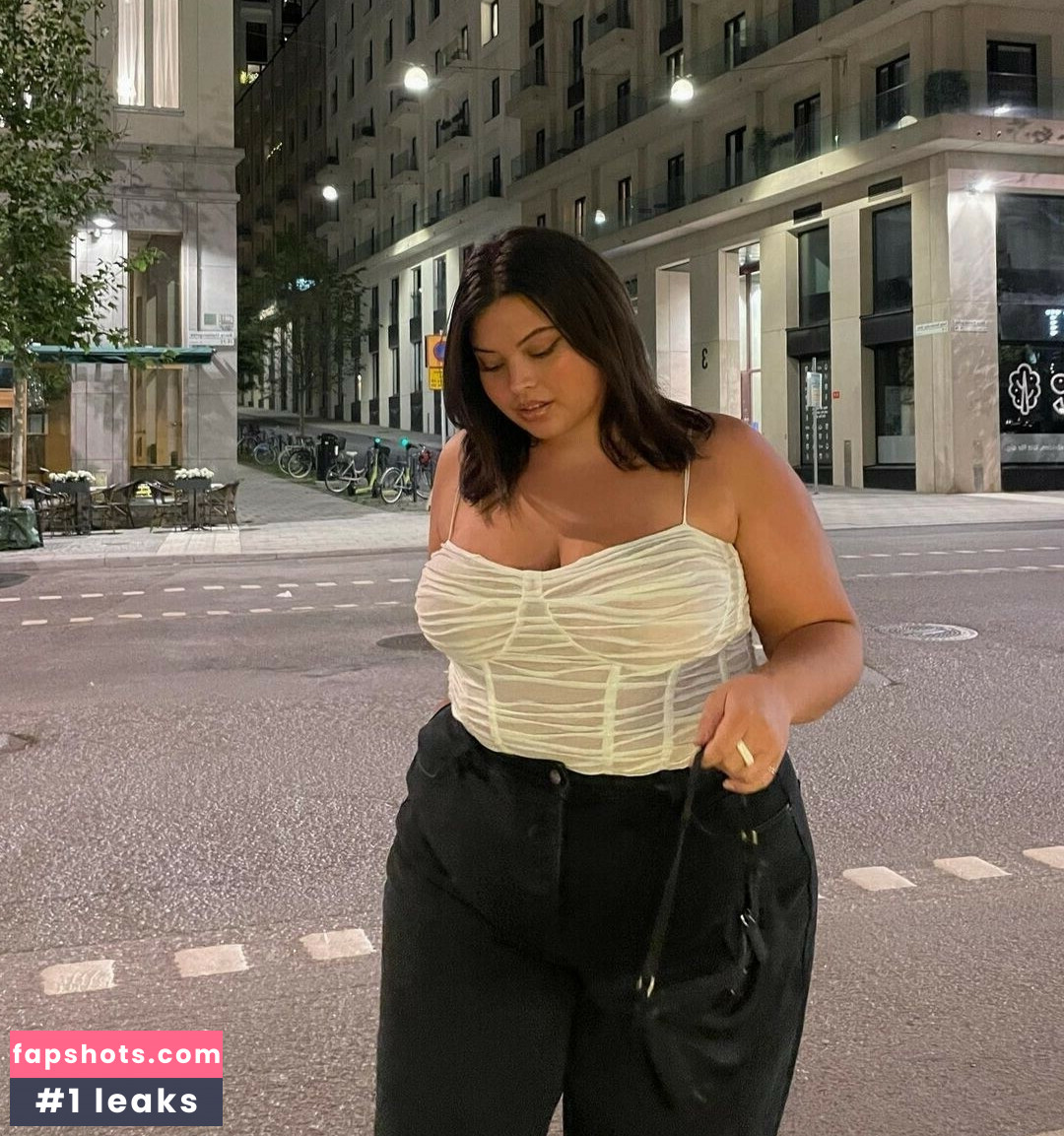 Joanna Pincerato gallery photo #3