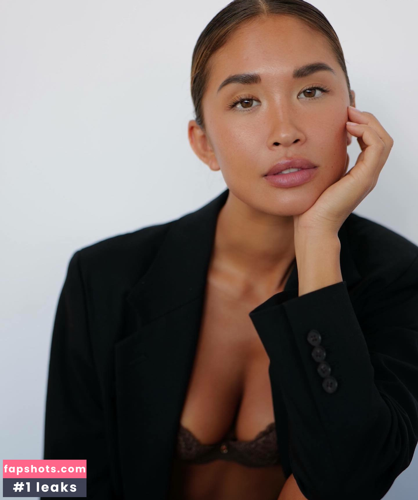 Jocelyn Chew Nude Leaks OnlyFans Photos #11 - LeakJerk