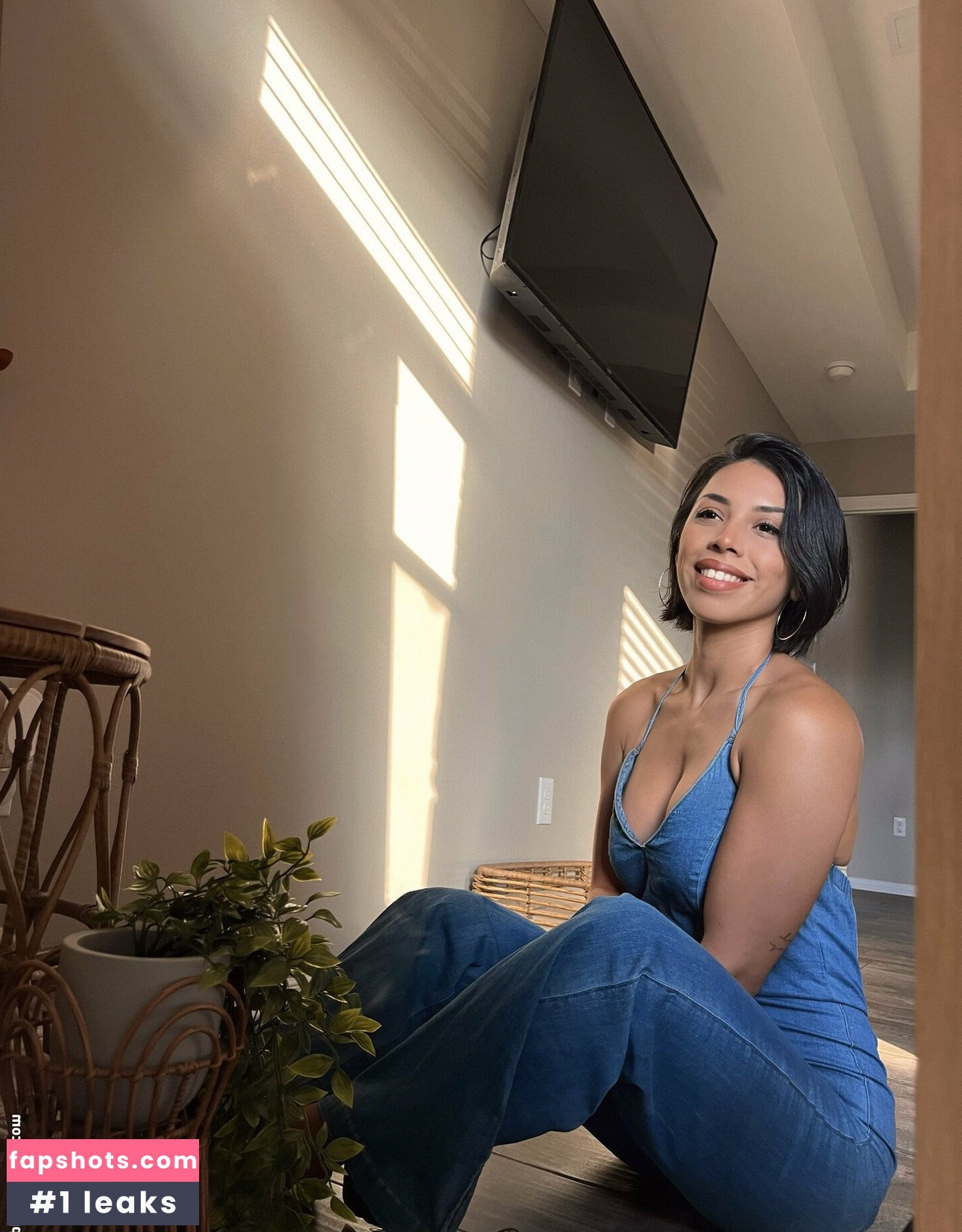 Jocelyn Marroquin gallery photo #11