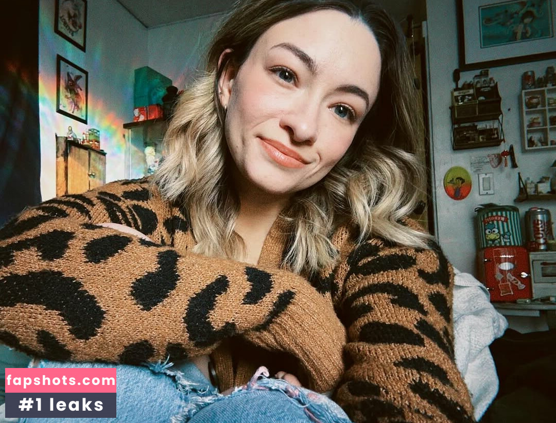 Jodelle Ferland gallery photo #3