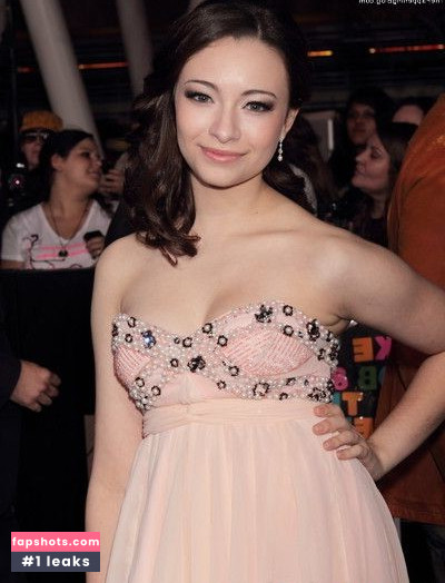 Jodelle Ferland gallery photo #6