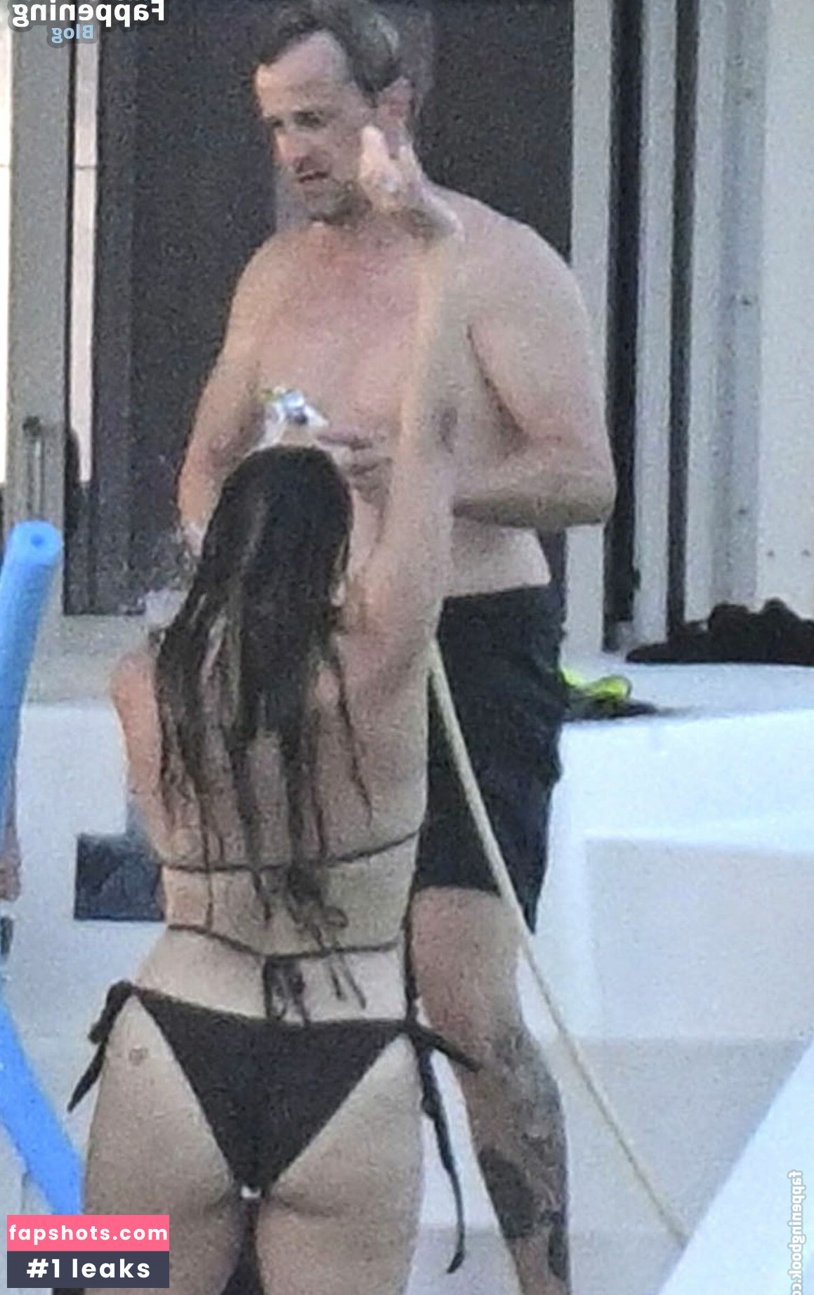 Jodi Albert gallery photo #12