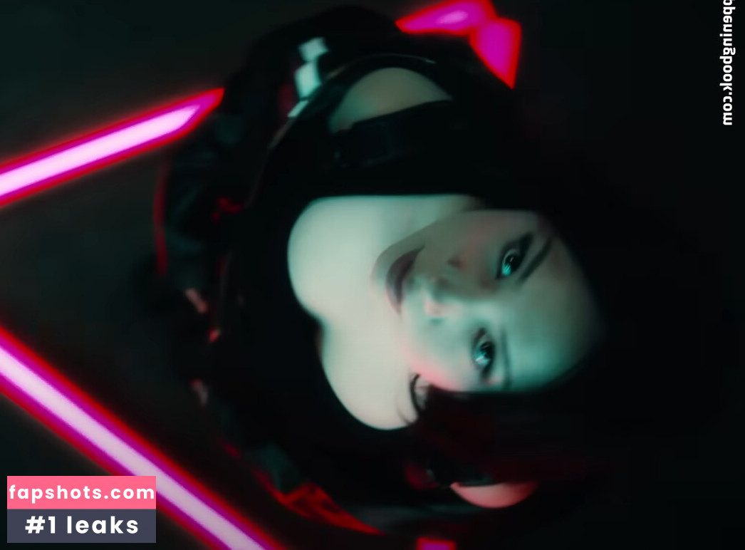 Jodi | QuarterJade gallery photo #27