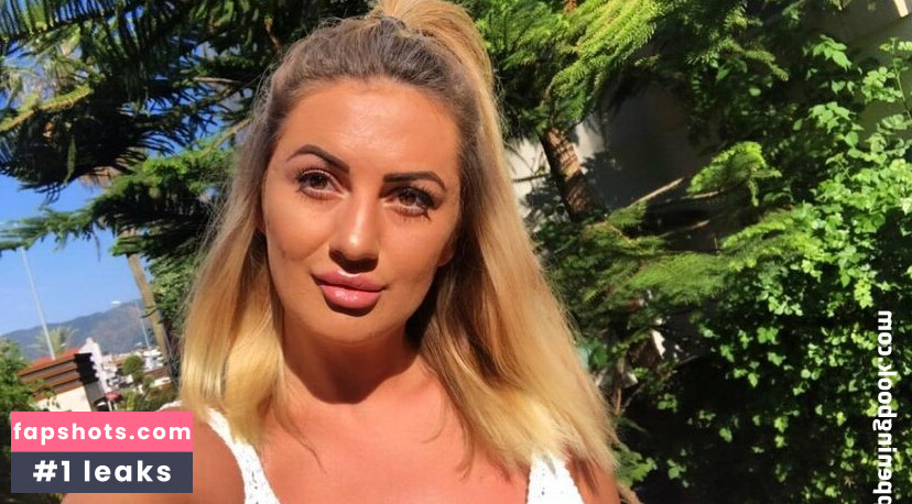 Jodie Carnall gallery photo #10