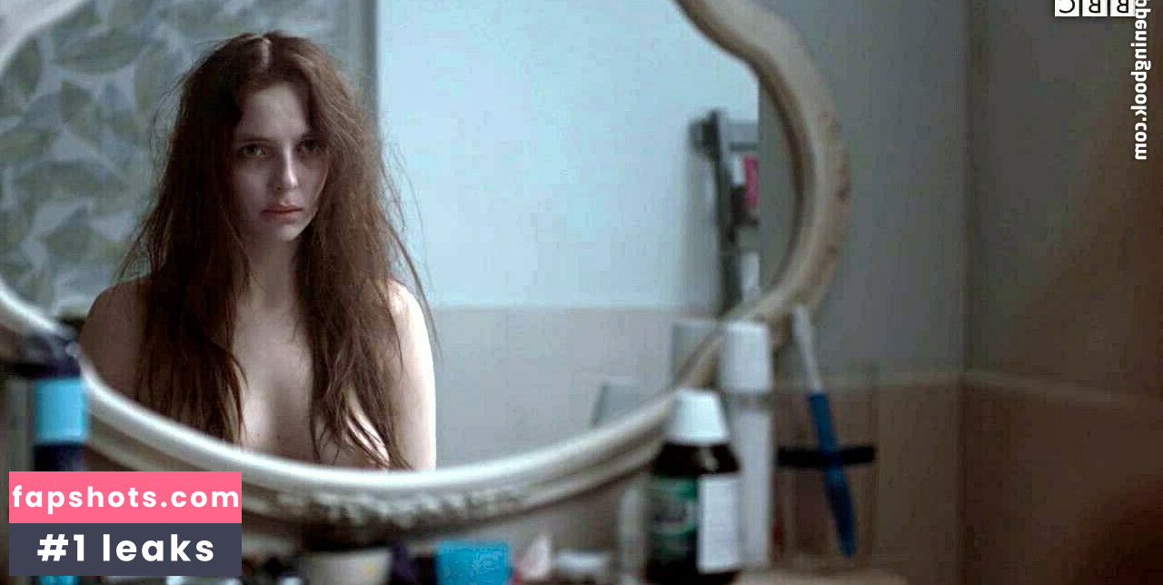 Jodie Comer gallery photo #31