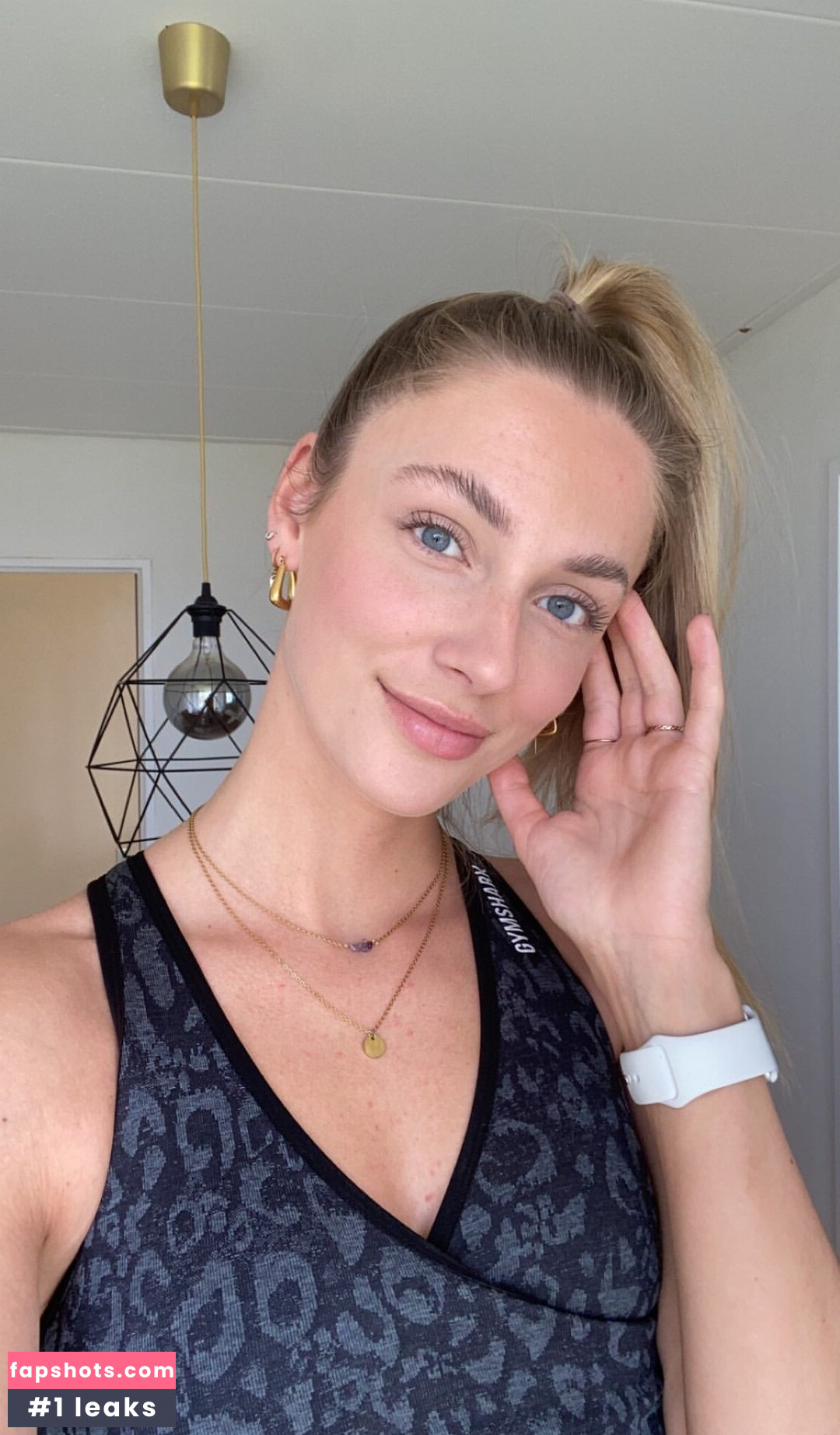 Joelle Denice gallery photo #9