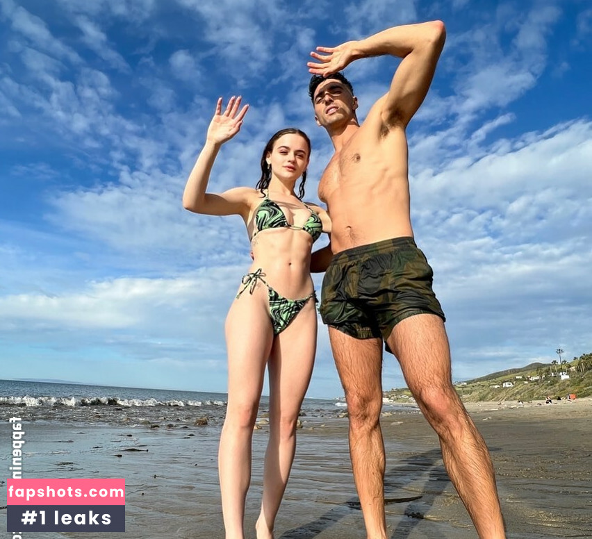 Joey King gallery photo #1015