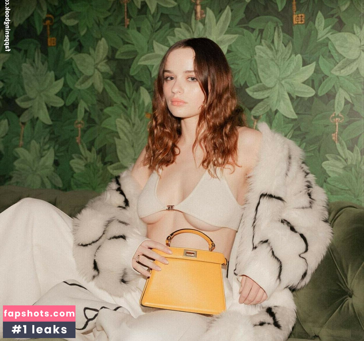 Joey King gallery photo #1044