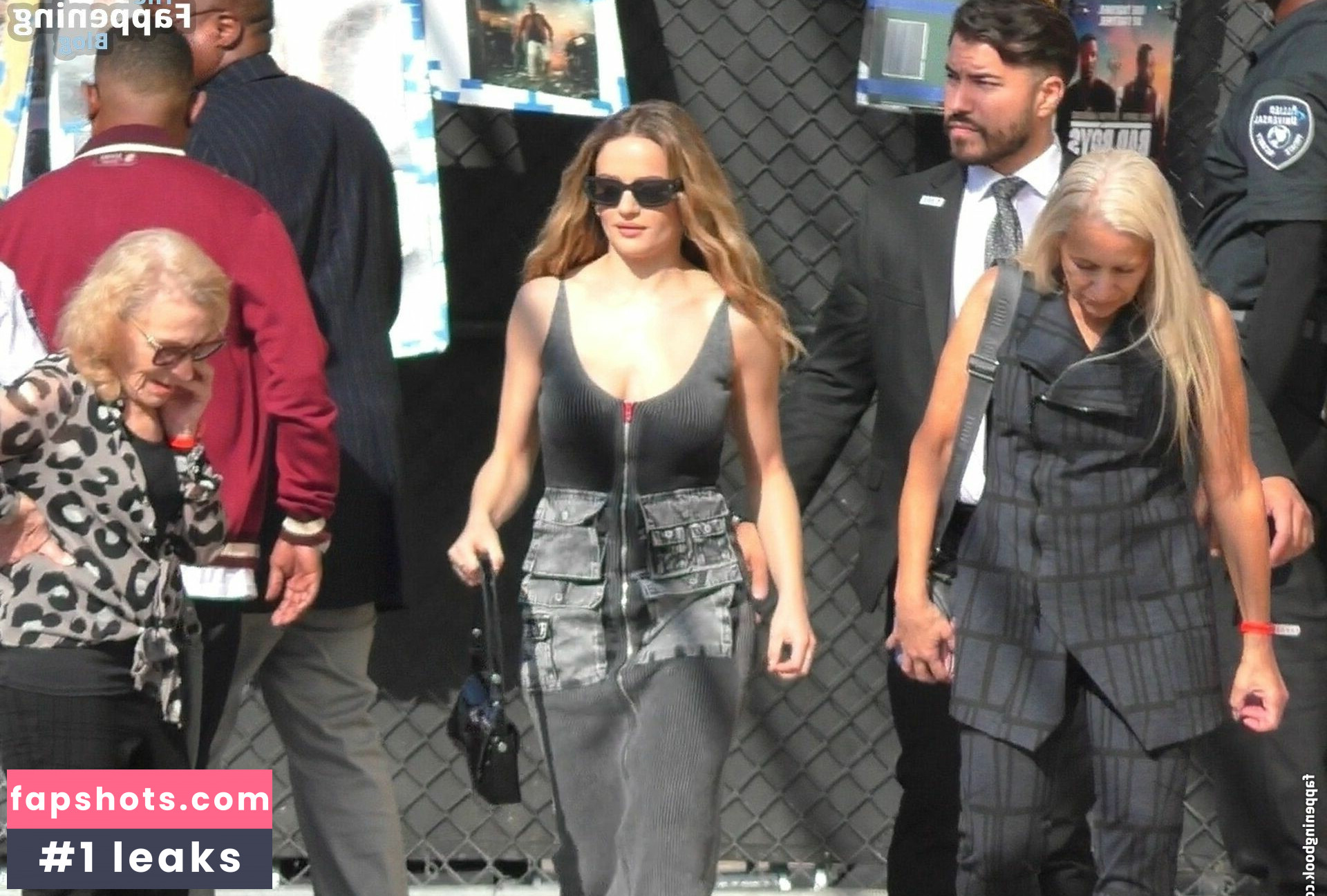 Joey King gallery photo #158