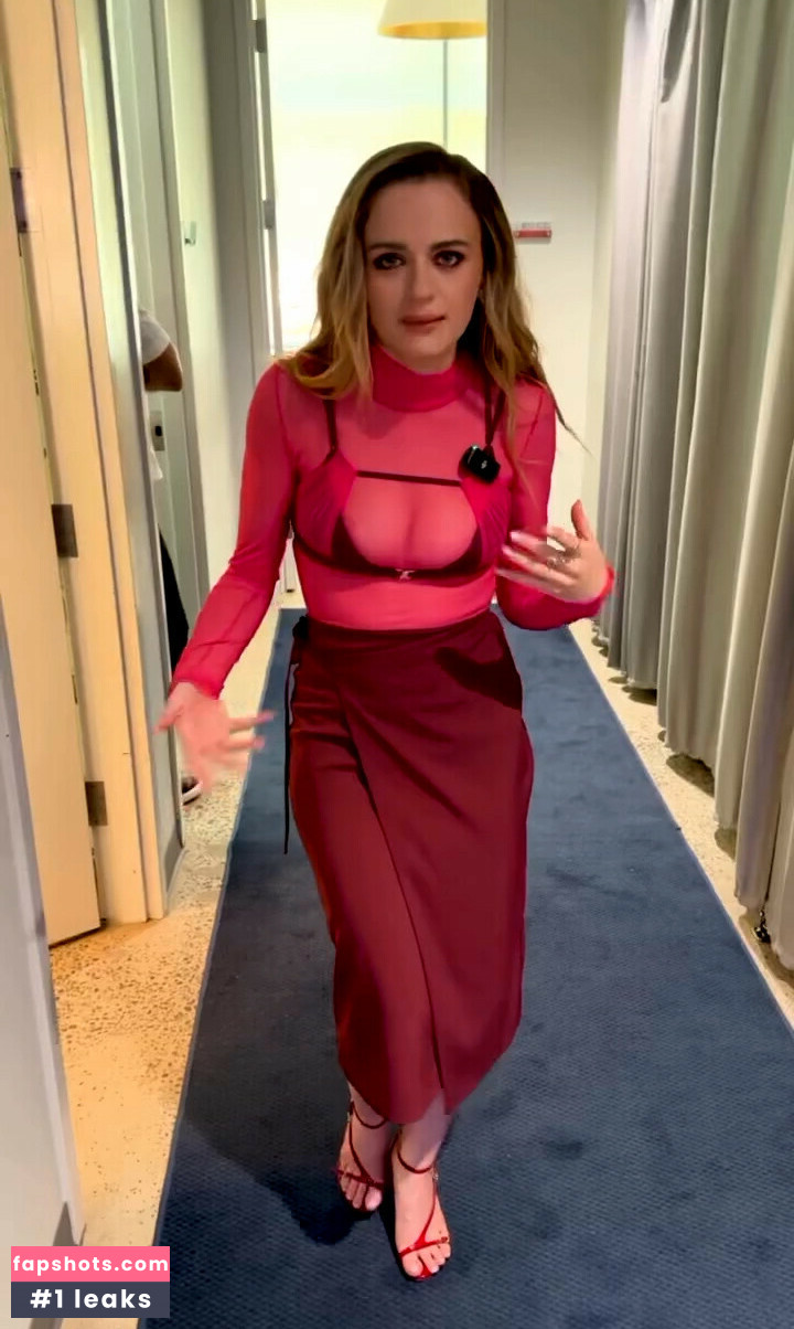 Joey King gallery photo #202