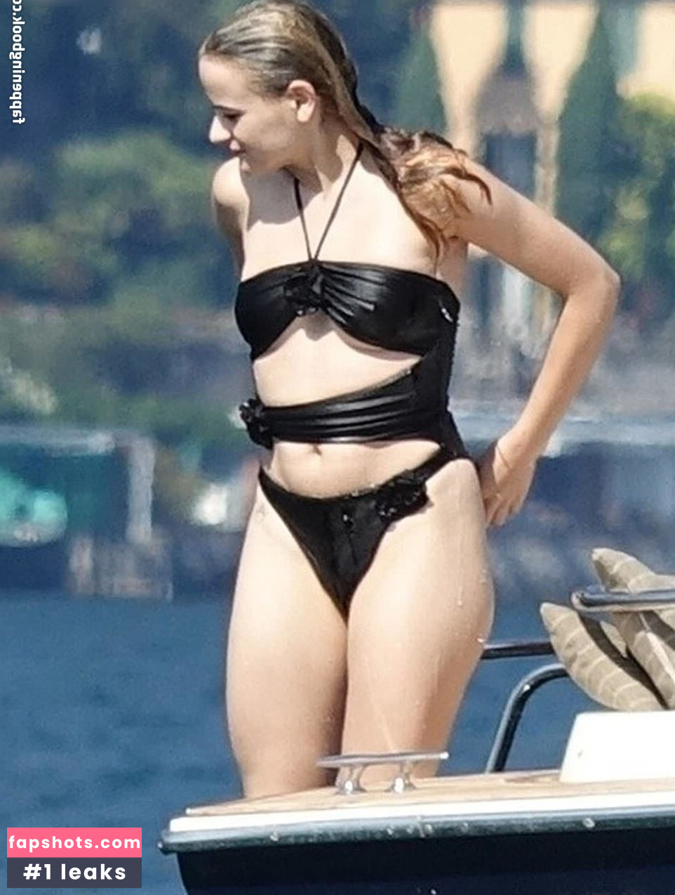 Joey King gallery photo #382