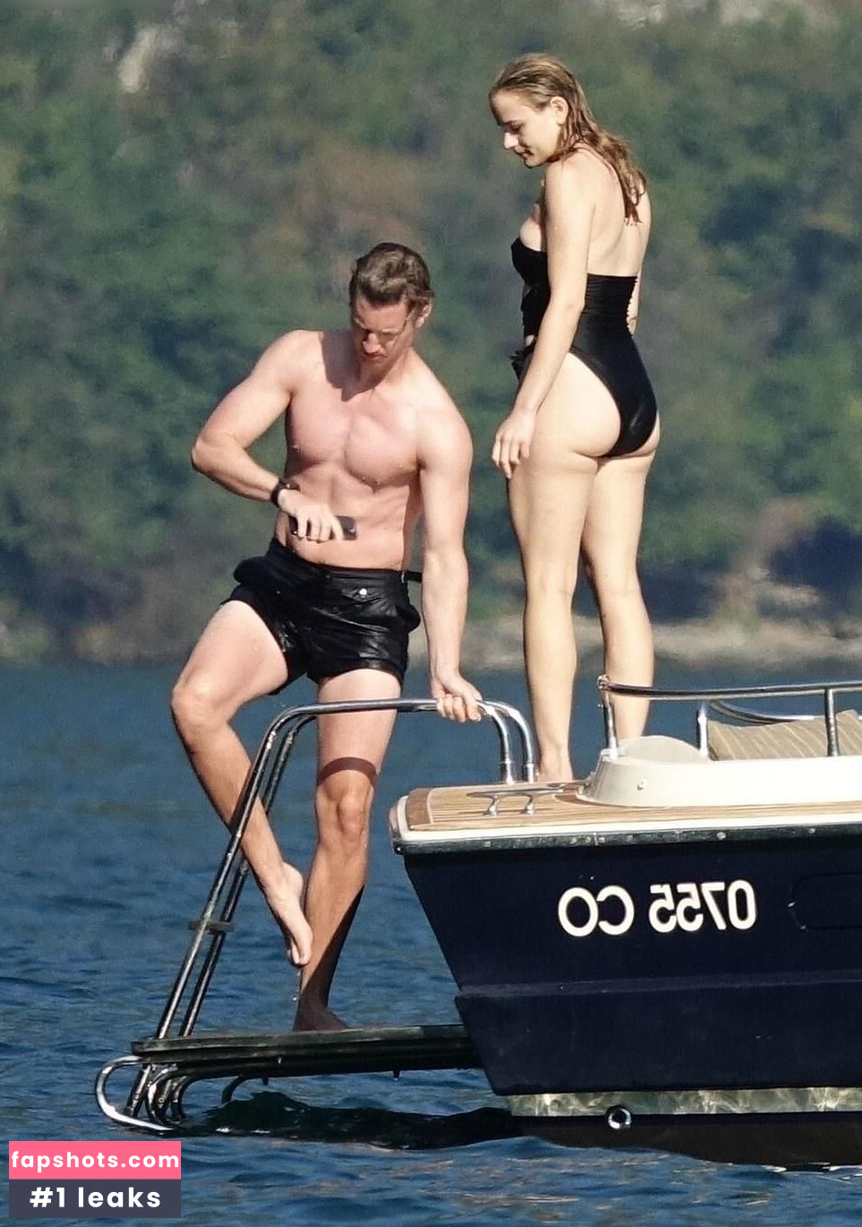 Joey King gallery photo #391