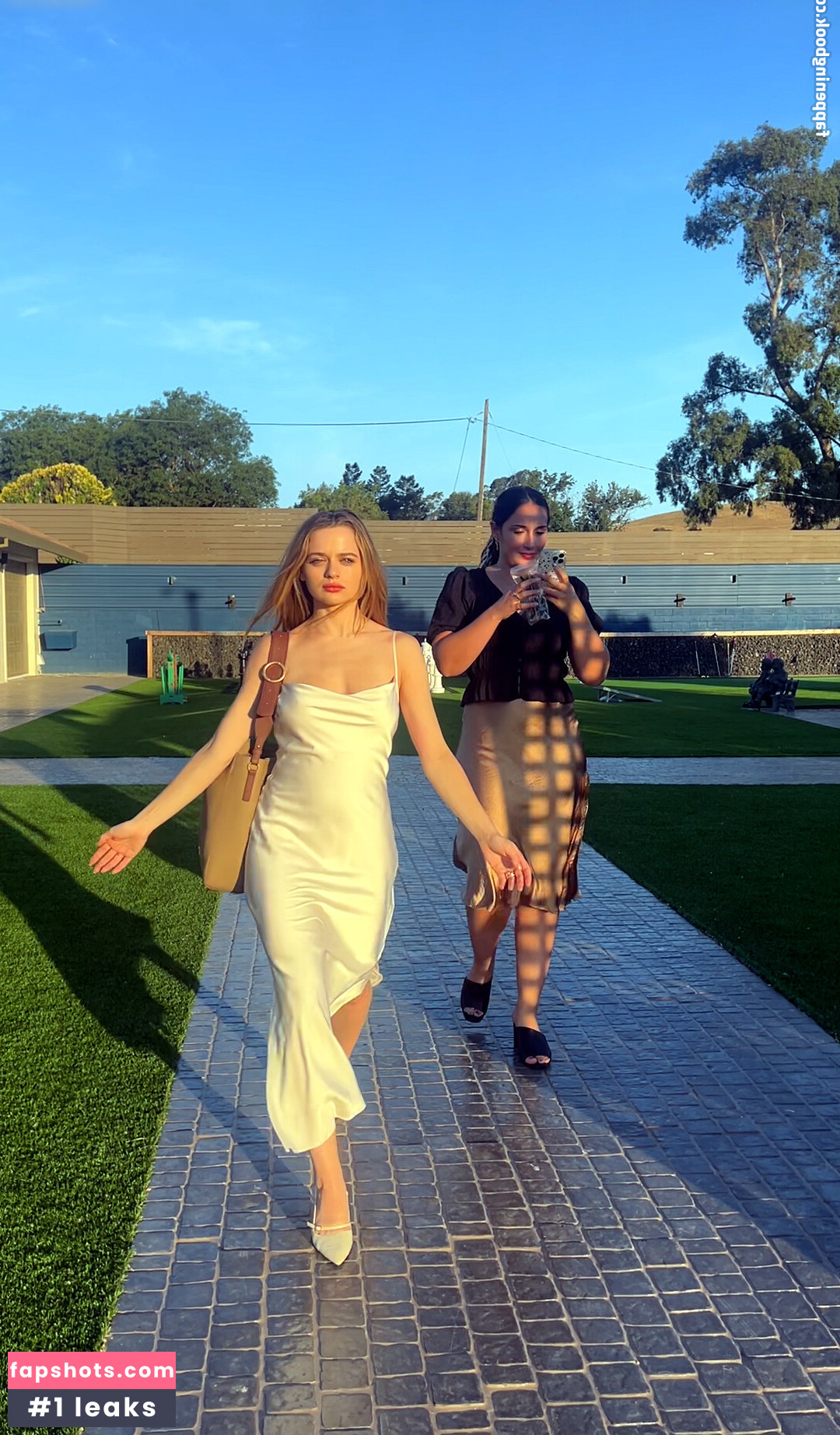 Joey King gallery photo #393