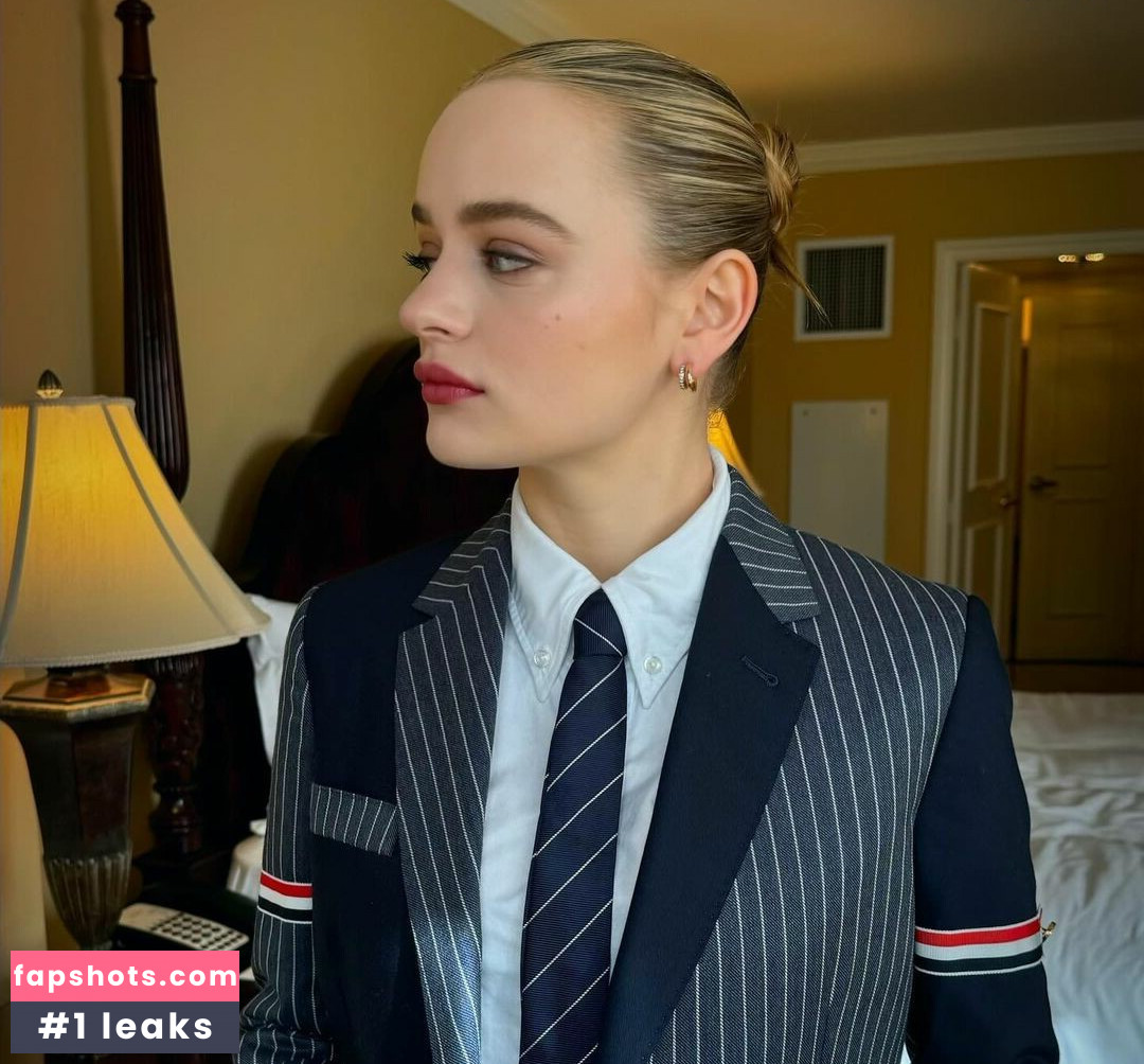 Joey King gallery photo #618