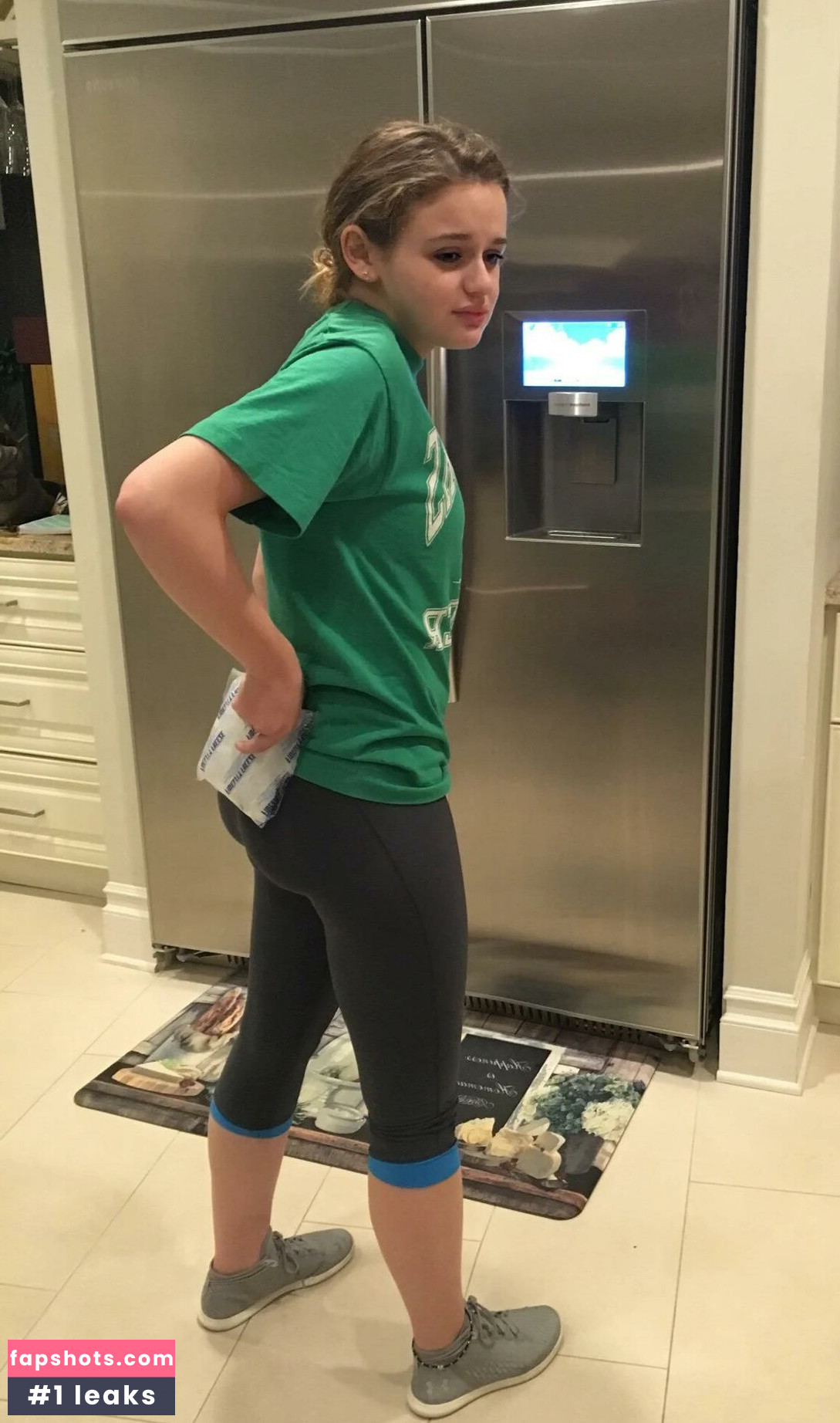 Joey King gallery photo #694