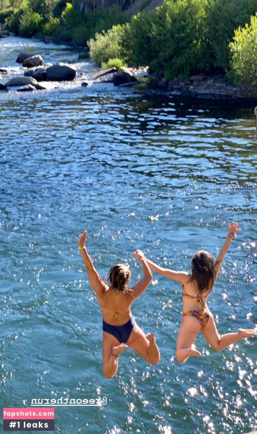 Joey King gallery photo #707