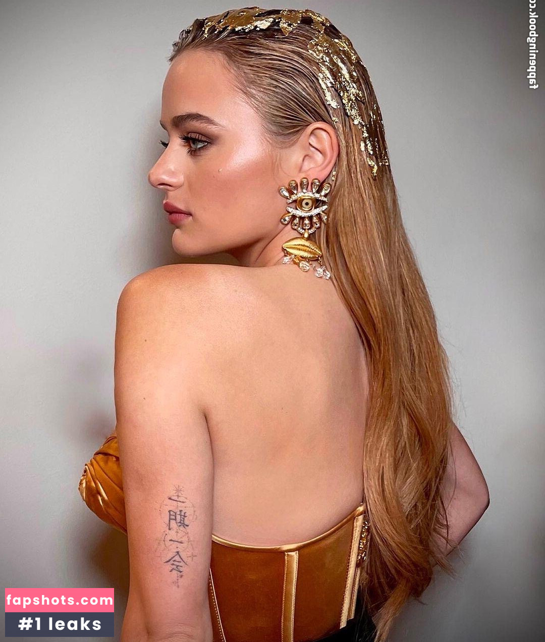 Joey King gallery photo #779