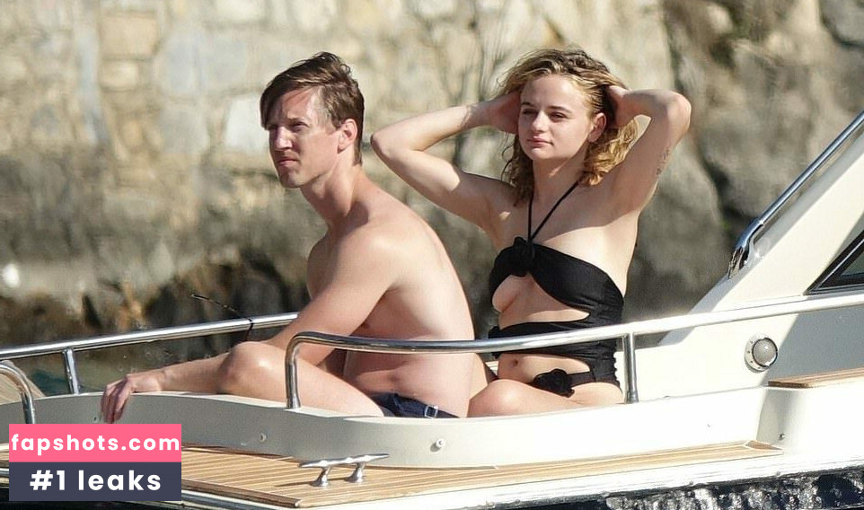 Joey King gallery photo #861