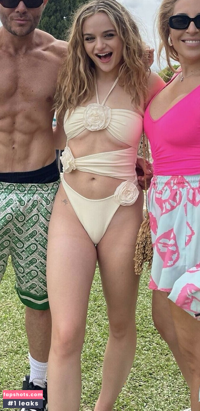 Joey King gallery photo #867