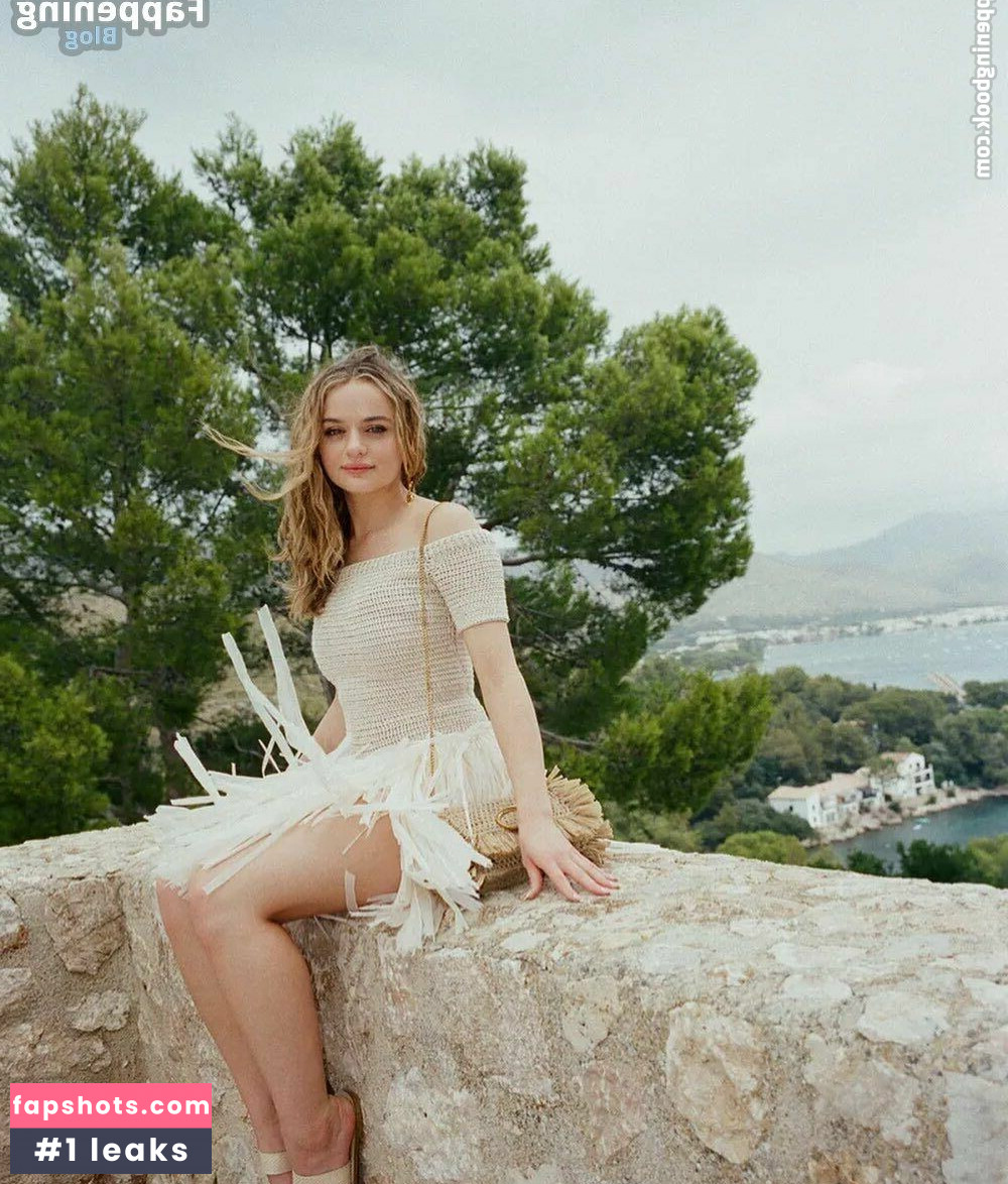 Joey King gallery photo #895