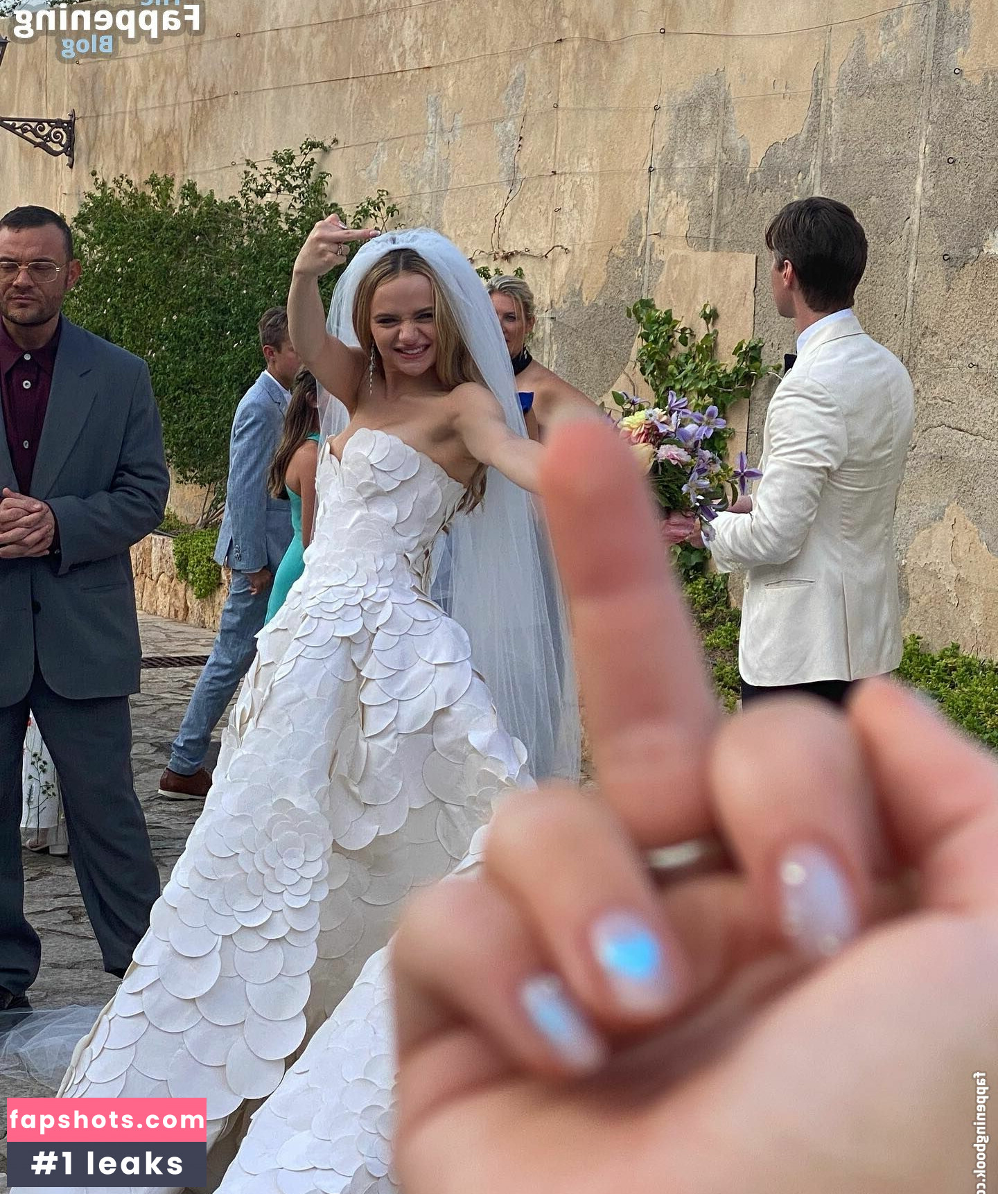 Joey King gallery photo #911