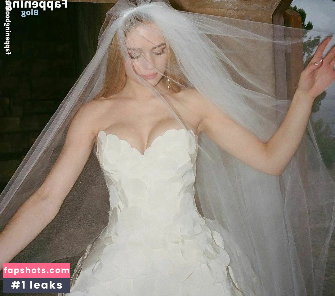 Joey King gallery photo #920