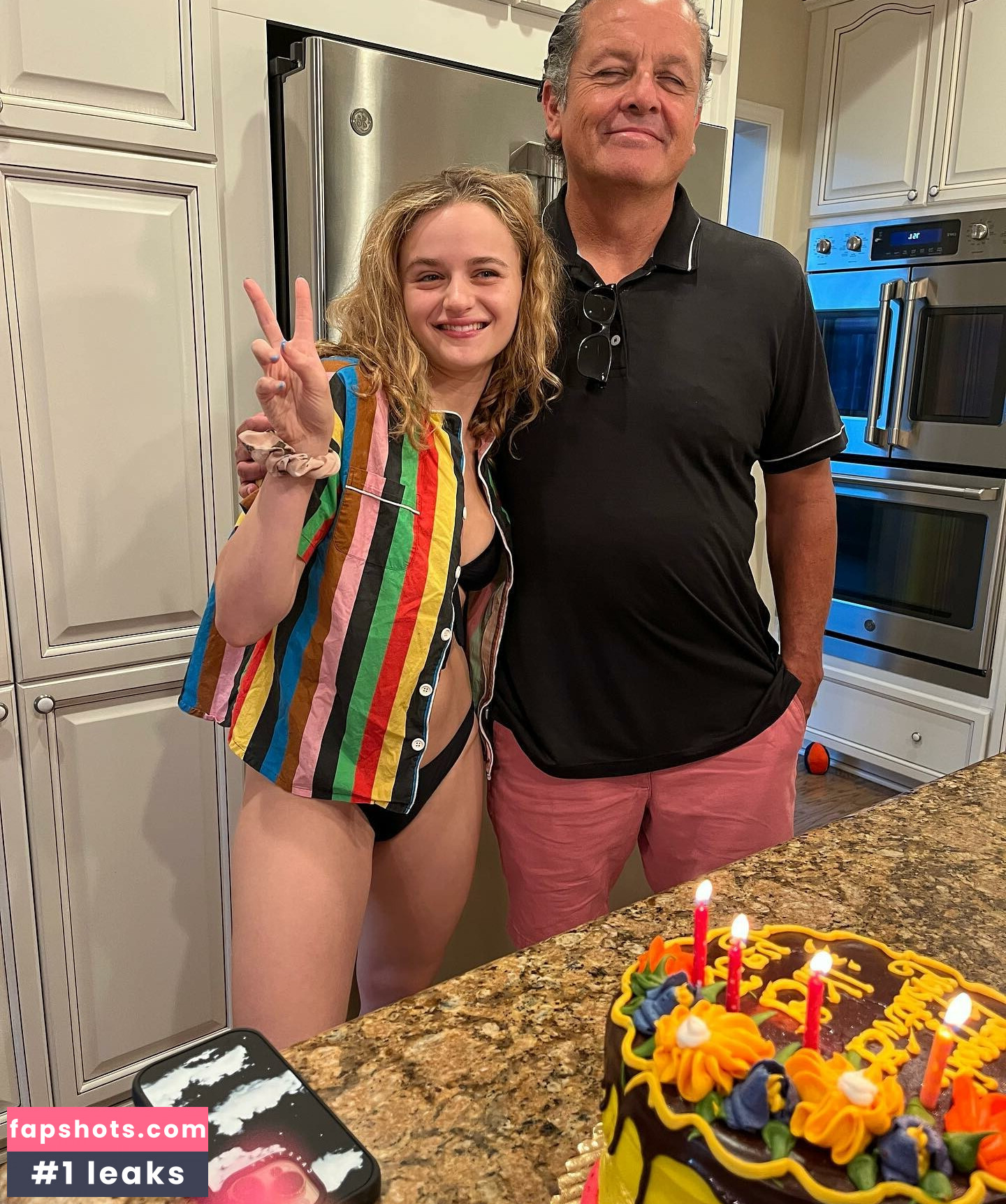 Joey King gallery photo #938