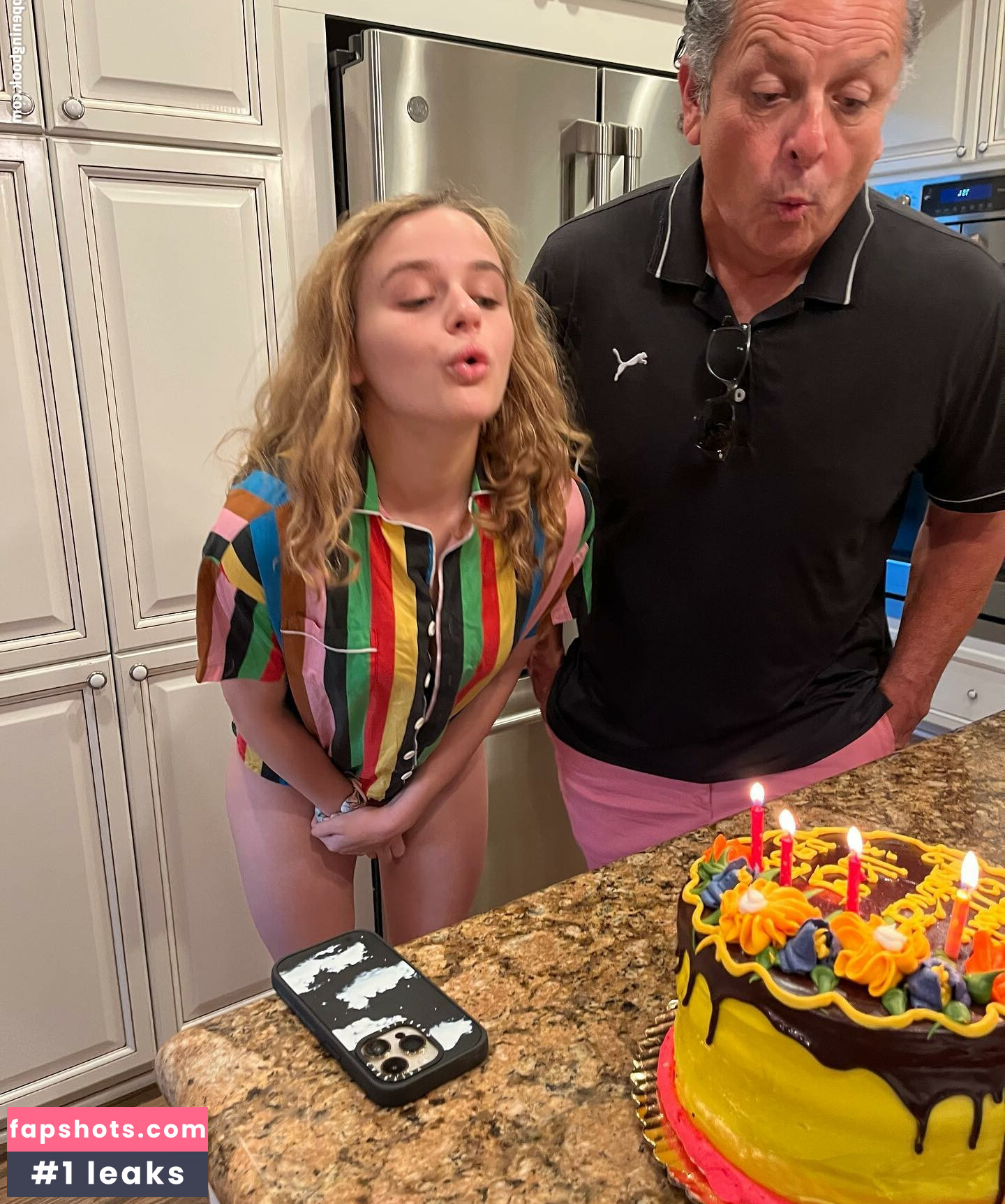 Joey King gallery photo #939