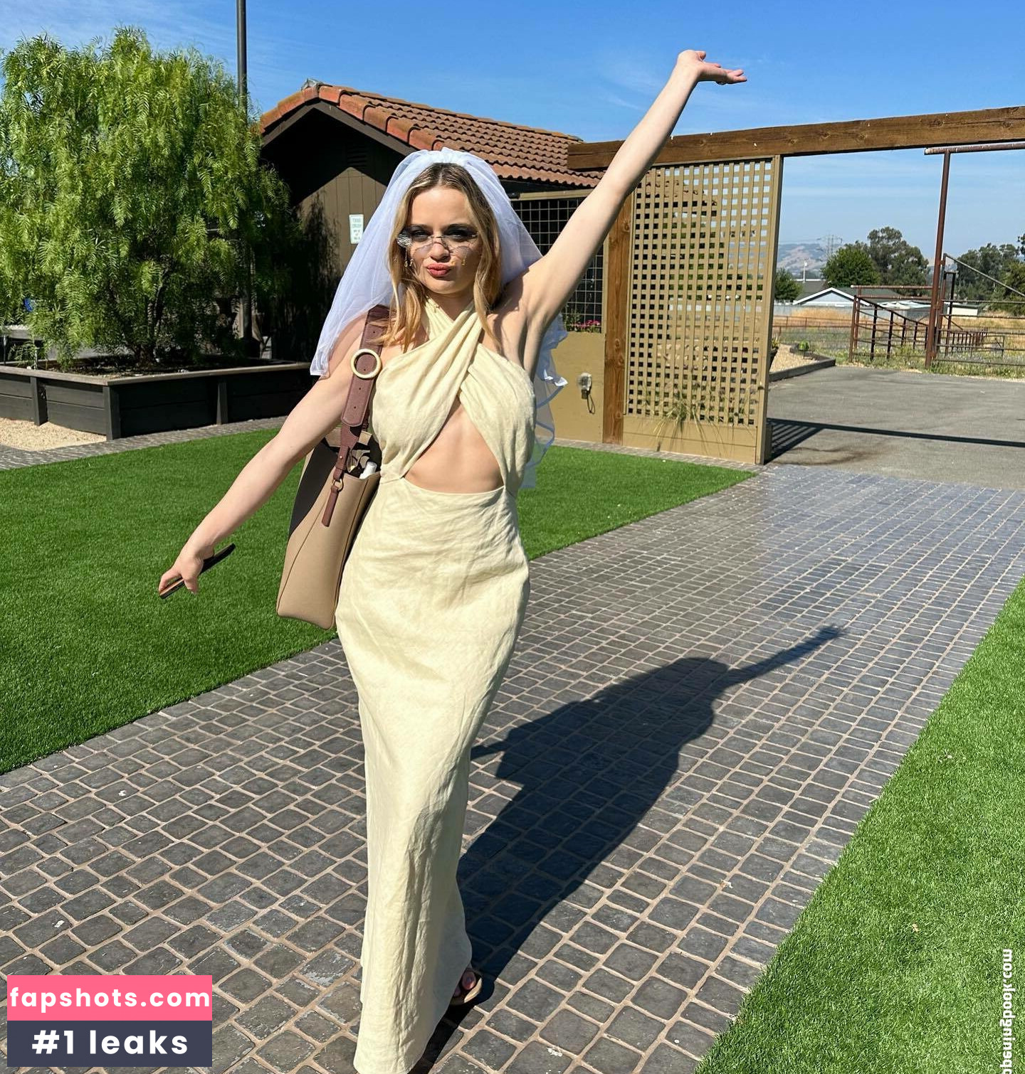 Joey King gallery photo #959