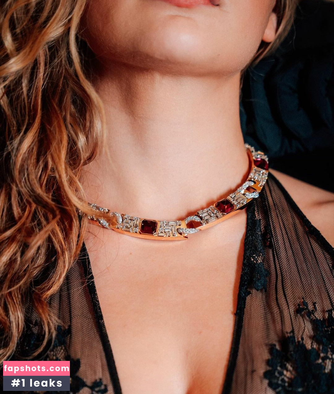 Joey King gallery photo #973