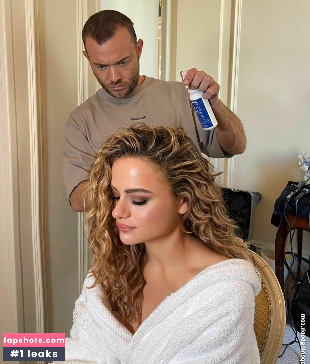 Joey King gallery photo #977