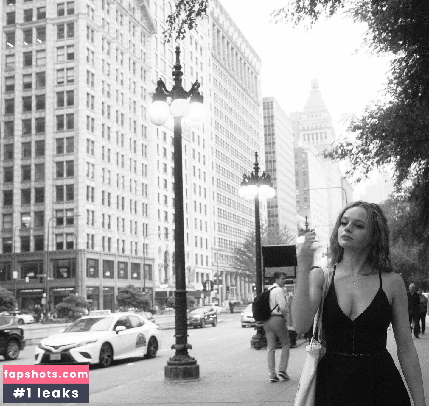 Joey King gallery photo #982