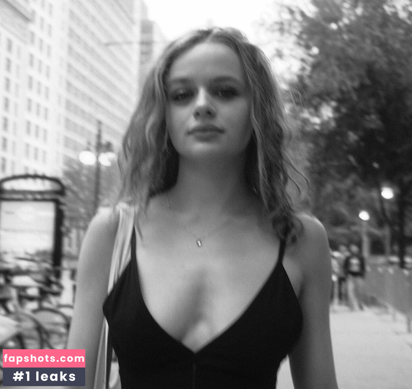 Joey King gallery photo #988