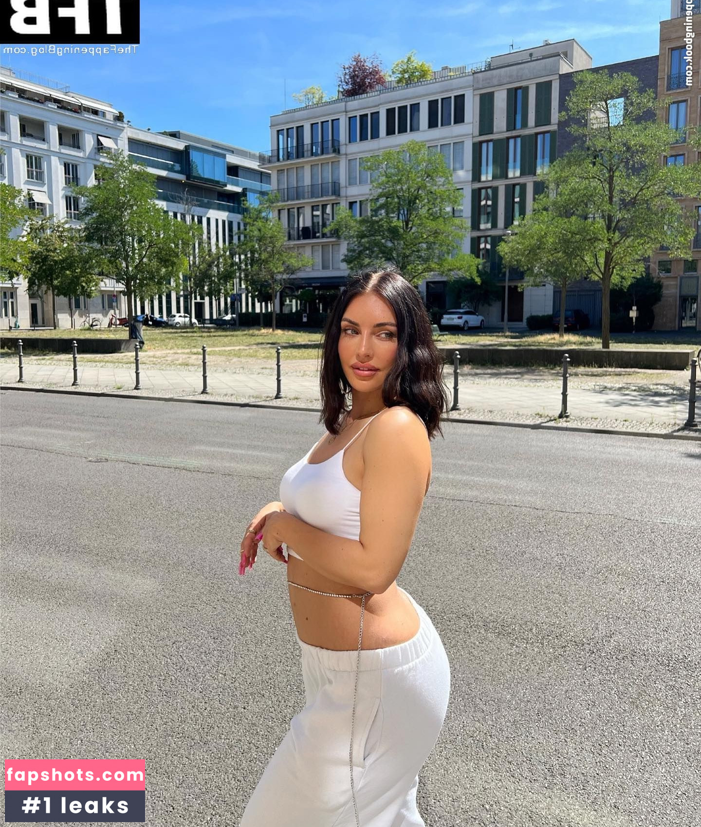 Johanna Ingelfinger gallery photo #13