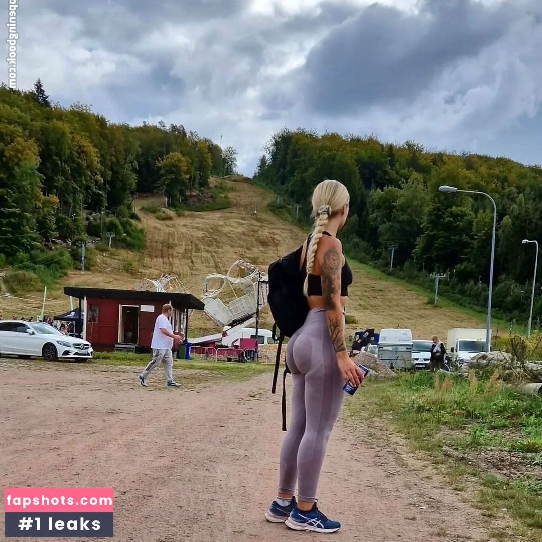 Johanna Juhlin gallery photo #14