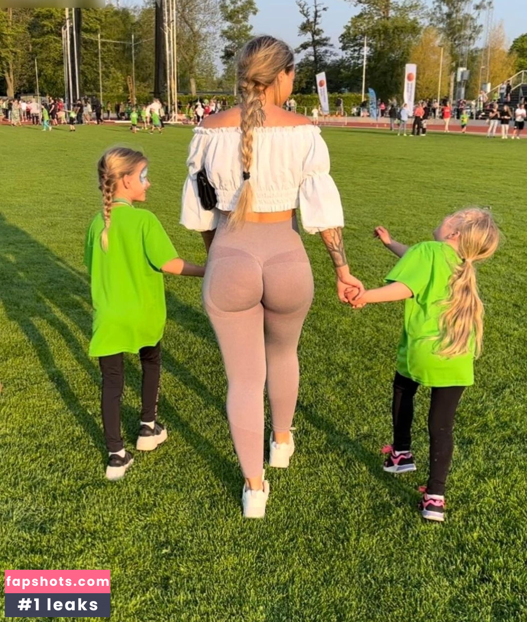 Johanna Juhlin gallery photo #15