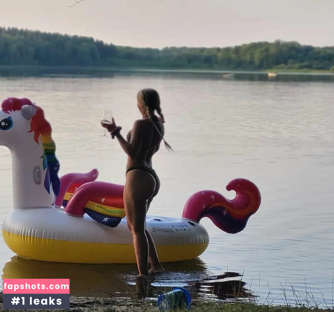 Johanna Juhlin gallery photo #56