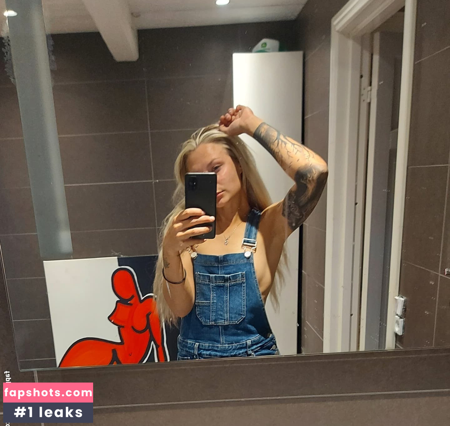 Johanna Juhlin gallery photo #64