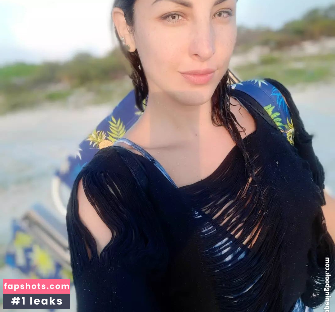 Johanna Pena gallery photo #14